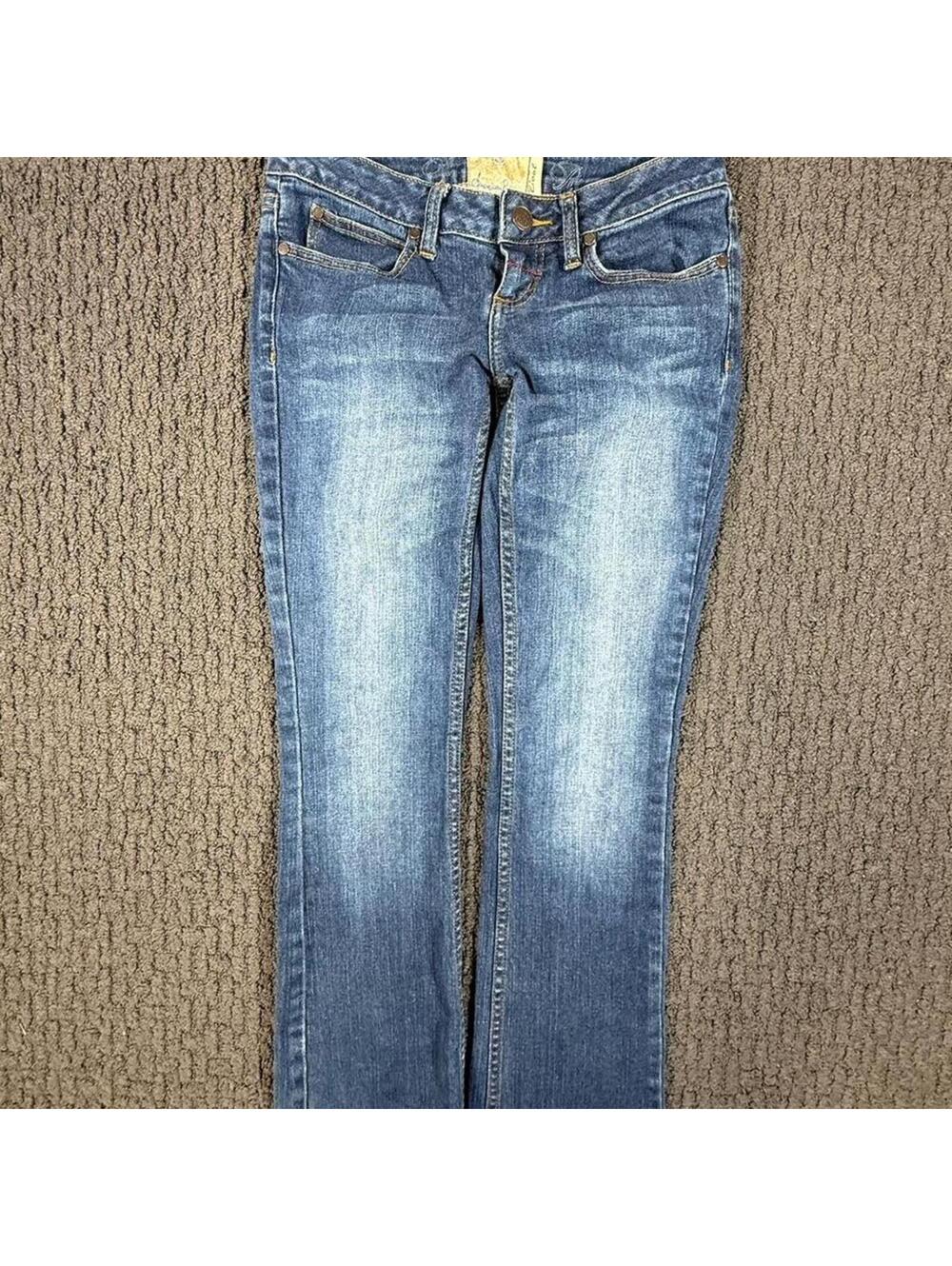 AMERICAN RAG 2000’s Y2K Embroidered Bootcut Blue Jeans Size 1